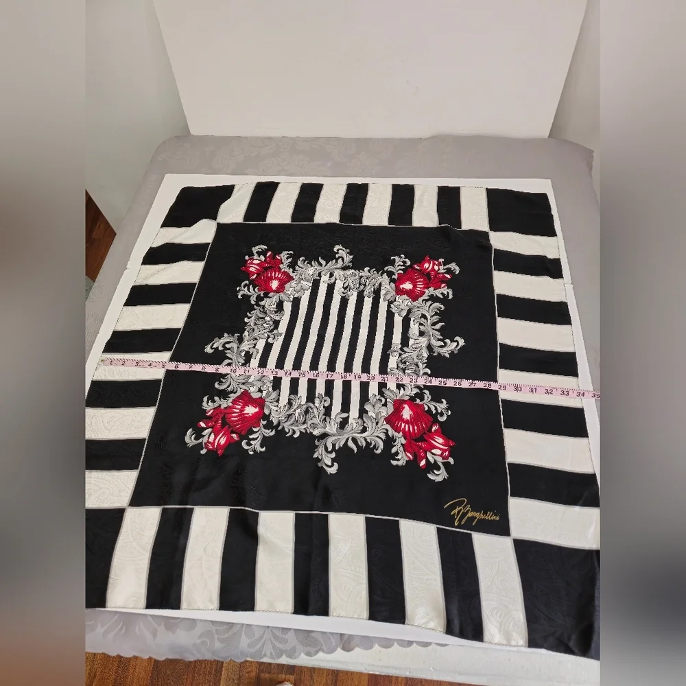 Beautiful Korean 100% Silk Large  Foulard Scarf Baroque Paisley  Black White